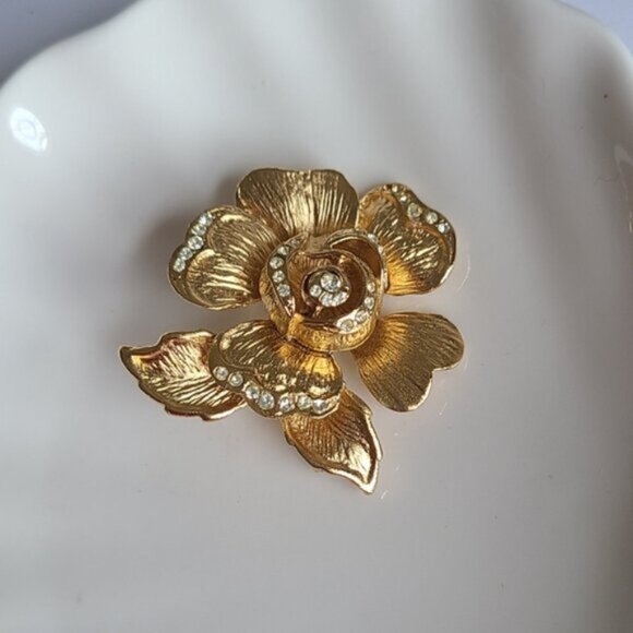 Vintage 50s Gold Tone Gilded Crystal Flower Floral Brooch - Picture 3 of 9